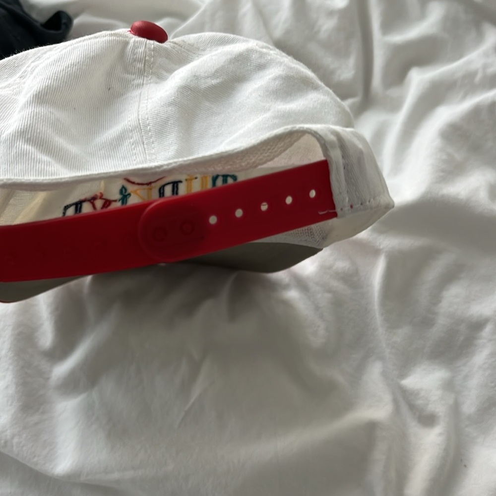 Vintage Baseball Hat - Türkiye Embroidered Cap - Red and White - Picture 5 of 5